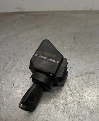 Mercedes-Benz E W210 Ignition lock 33000301 2105450208