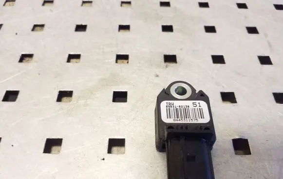 Toyota Auris E180 Airbag deployment crash/impact sensor 8983102130