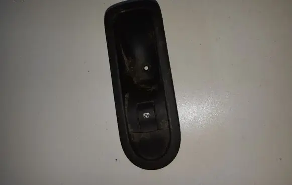 Renault Megane II Electric window control switch