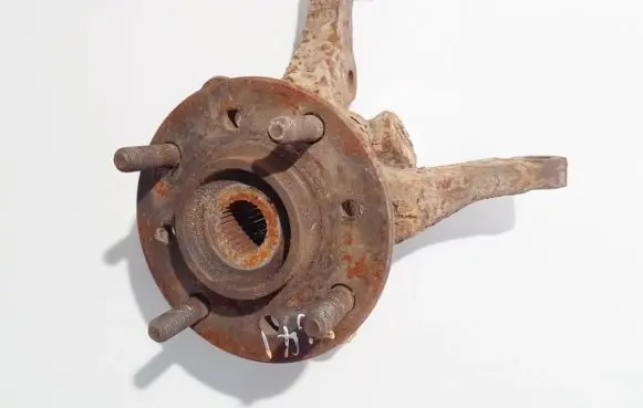Mitsubishi Carisma Front wheel hub