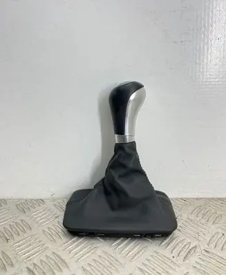 Mercedes-Benz C W204 Gear lever shifter trim leather/knob A2042677710