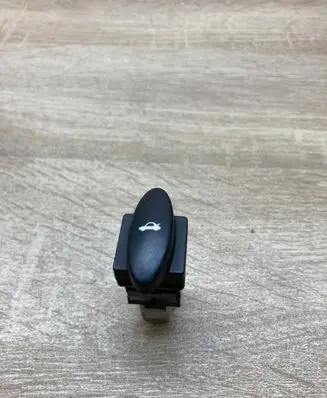 Citroen C5 Tailgate opening switch 96384822ZL