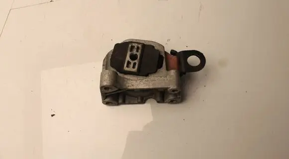 Volvo V70 Engine mount bracket 30776354