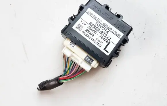 Toyota Prius+ (ZVW40) Light module LCM 8996047121