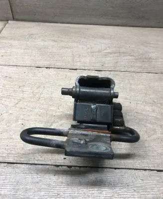 Audi A3 S3 8P Front door lower hinge 8E0831411E