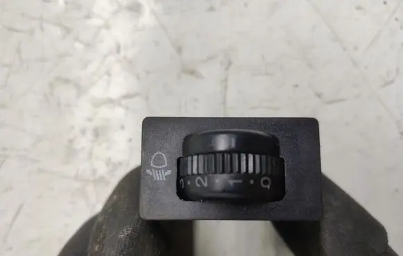 Toyota Avensis T250 Headlight level height control switch