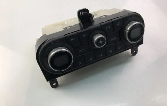 Nissan Qashqai+2 Climate control unit 27500JD400