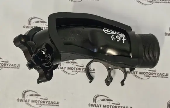 Toyota Auris 150 Intake resonator 697GB