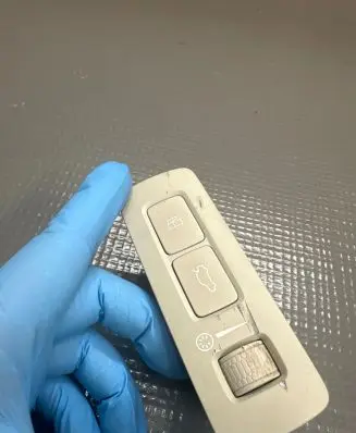 Tailgate opening switch