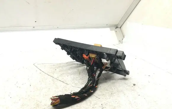 Audi A8 S8 D3 4E Fuse module 1J1941379