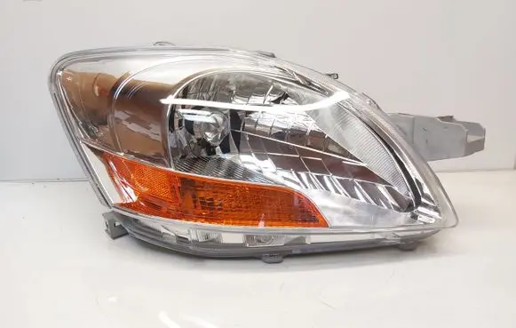 Toyota Yaris Headlight/headlamp