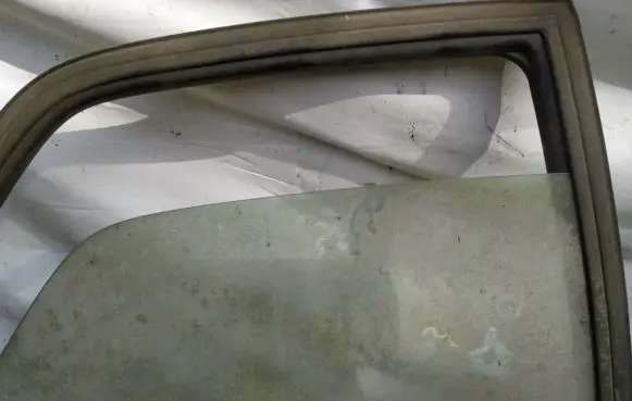 Renault Laguna I Rear door window glass