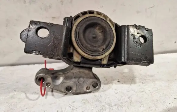 Citroen C3 Picasso Engine mounting bracket 9683181180