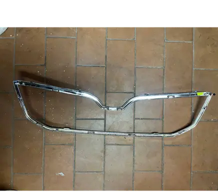 Skoda Octavia Mk3 (5E) Front bumper upper radiator grill 5E0853761A 8112598