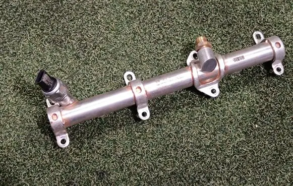 Porsche Cayenne (9Y0 9Y3) Fuel main line pipe 06M133316L 06L906054E
