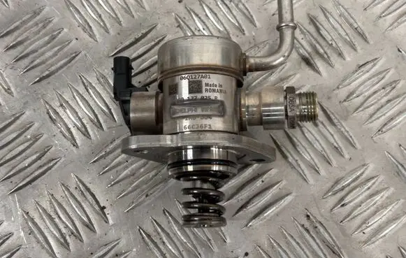 Audi Q5 SQ5 Fuel injection high pressure pump 06Q127A01