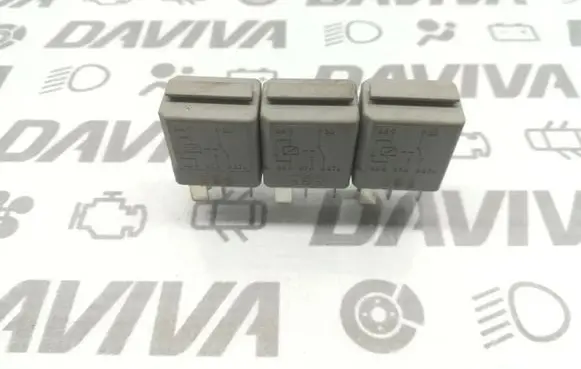 Opel Vectra C Other relay 13100504