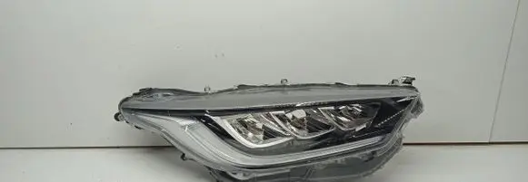 Toyota Yaris XP210 Headlight/headlamp 27582R 27583R