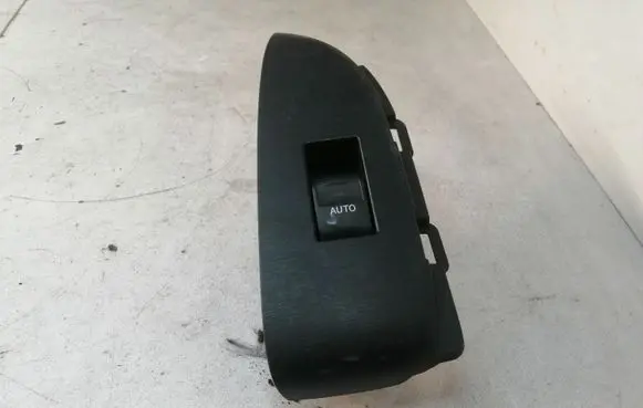Toyota Prius (XW30) Electric window control switch 7427247060