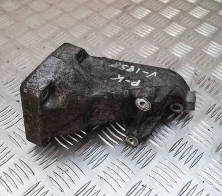 Mercedes-Benz C W203 Engine mounting bracket A6112230704