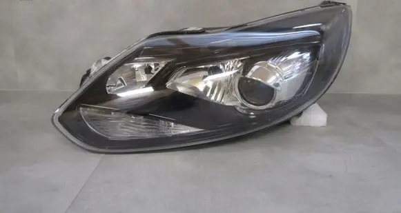 Ford Focus Headlight/headlamp BM51-13D155-GC