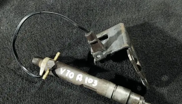Volvo V70 Fuel injector 10190300 08404