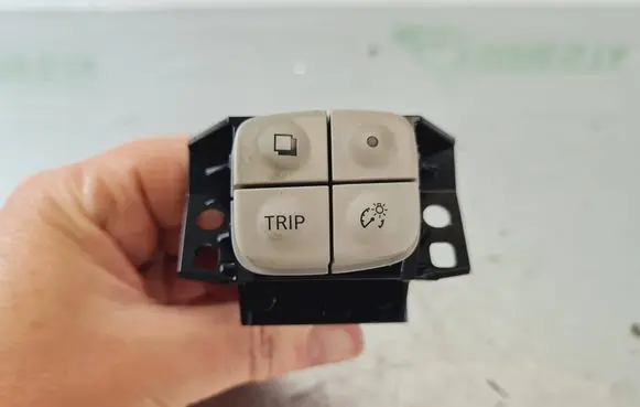 Nissan Leaf I (ZE0) Cruise control stalk C907