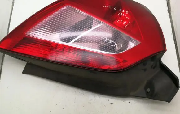 Renault Megane II Tailgate rear/tail lights 89398082