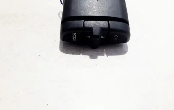 Honda CR-V Multifunctional control switch/knob m28023 89ards