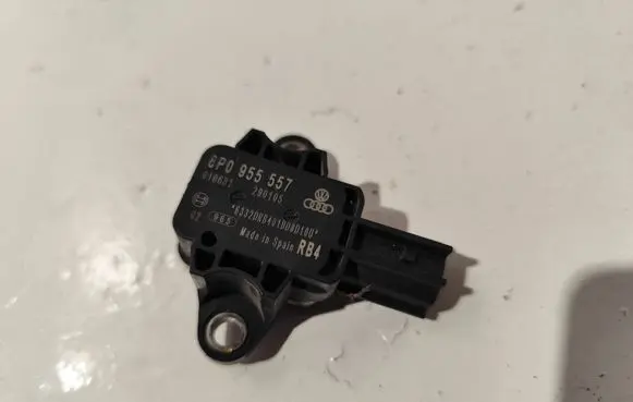 Audi A4 S4 B7 8E 8H Airbag deployment crash/impact sensor 8P0955557 010631 290105