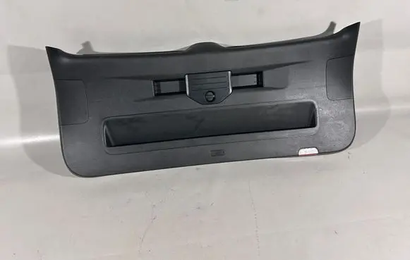 Volkswagen Touareg II Tailgate trim 7P6867601A