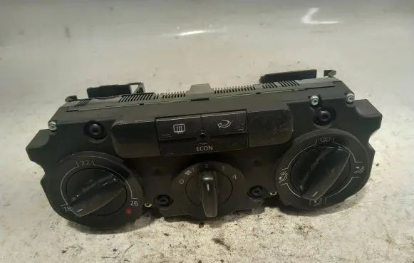 Volkswagen Golf V Climate control unit