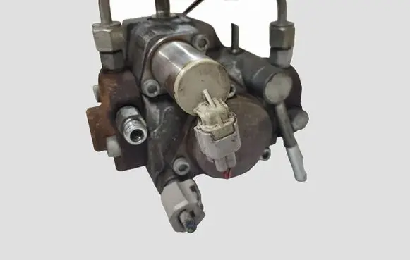 Toyota Avensis T270 Fuel injection high pressure pump 221000R040 HU2940000710 02063