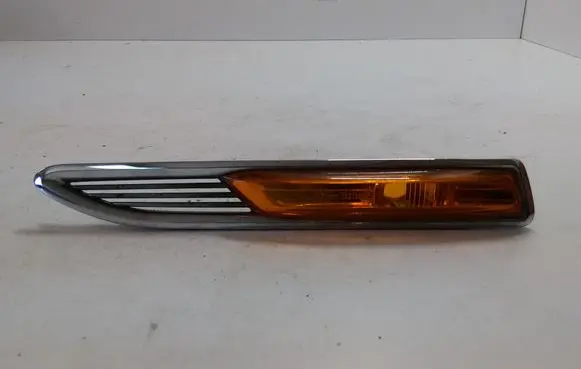 Ford Mondeo MK IV Front fender indicator light 7S7113K354BD