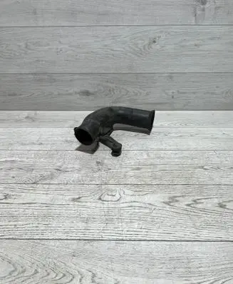 BMW 5 E39 Air intake duct part 13322247825