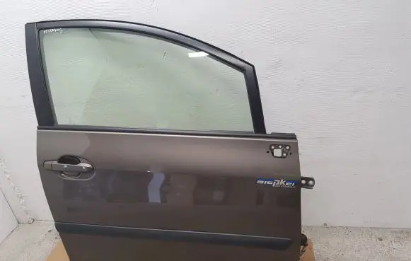 Toyota Verso-S Front door