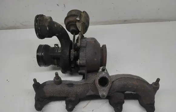 Volkswagen PASSAT B6 Turbo 038253010d