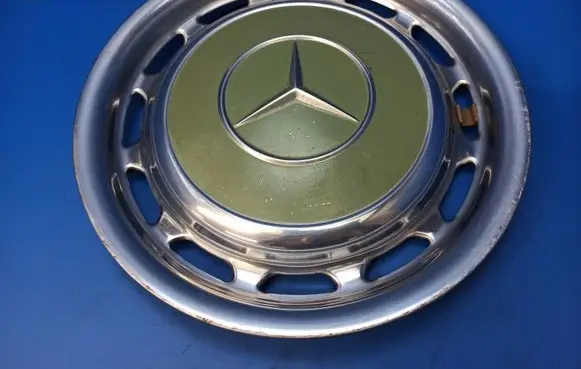 Mercedes-Benz COMPAKT W115 R14 wheel hub/cap/trim 
