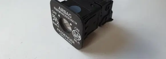 Toyota Prius+ (ZVW40) Passenger airbag on/off switch 2061B25