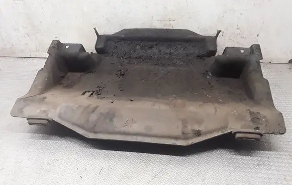 Mercedes-Benz Sprinter W901 W902 W903 W904 Engine splash shield/under tray 9015240225