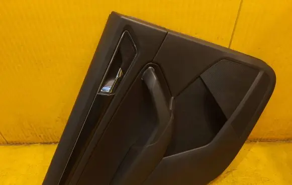 Skoda Kodiaq Front door card panel trim