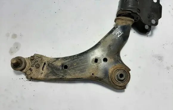 Front lower control arm/wishbone