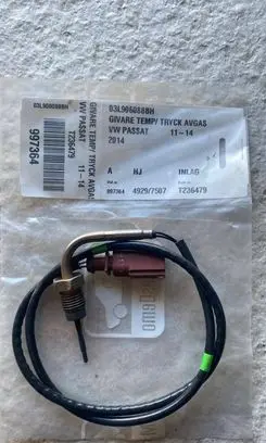 Volkswagen PASSAT B7 Exhaust gas temperature sensor 03L906088BH T236479 49297507