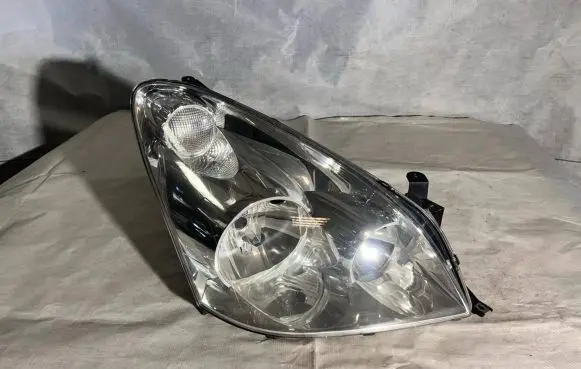 Toyota Corolla Verso E121 Headlight/headlamp
