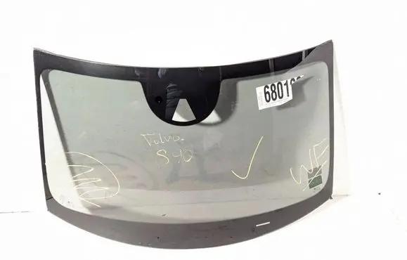 Volvo S90, V90 Front windscreen/windshield window 