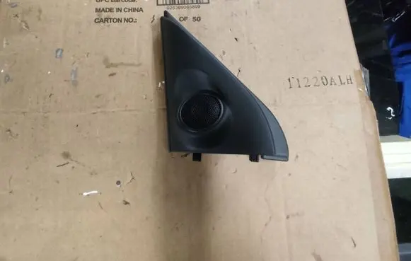 Mitsubishi Outlander Front door high frequency speaker 7221B587