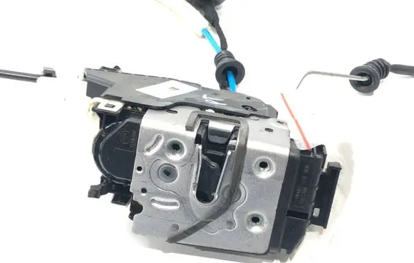 Mercedes-Benz B W246 W242 Rear door lock A2047302835