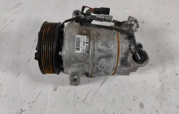 Renault Megane IV Air conditioning (A/C) compressor (pump) 926001268R