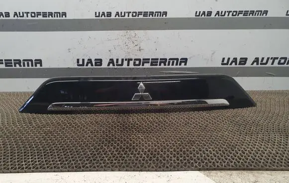 Mitsubishi Outlander Trunk door license plate light bar 5817a022zz