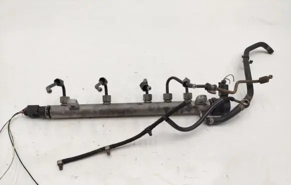 Mercedes-Benz B W245 Fuel main line pipe A64007012 10202103 20051012